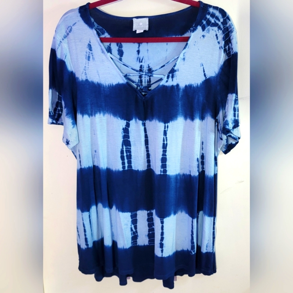 *All Tops: 5 for $25* Sunday Navy and Light Blue Tie-Dye Short Sleeve Top